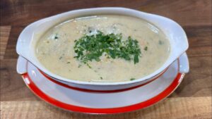 Read more about the article the easiest and delicious oat and milk soup بهترین و آسون‌ترین سوپ جو با شیر و بدون شیر