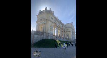 Gloriette Schoenbrunn Vienna ویدیو از گلوریت در کاخ شون‌برون – وین
