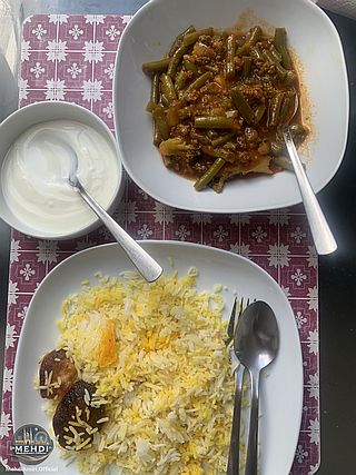 دربارۀ این مقاله بیشتر بخوانید خورشت هرچی دم دستته!