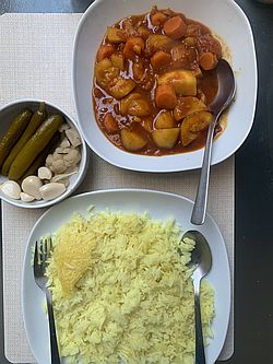 دربارۀ این مقاله بیشتر بخوانید بیخود بیخود, عجب خورشتی شد این!😁😎